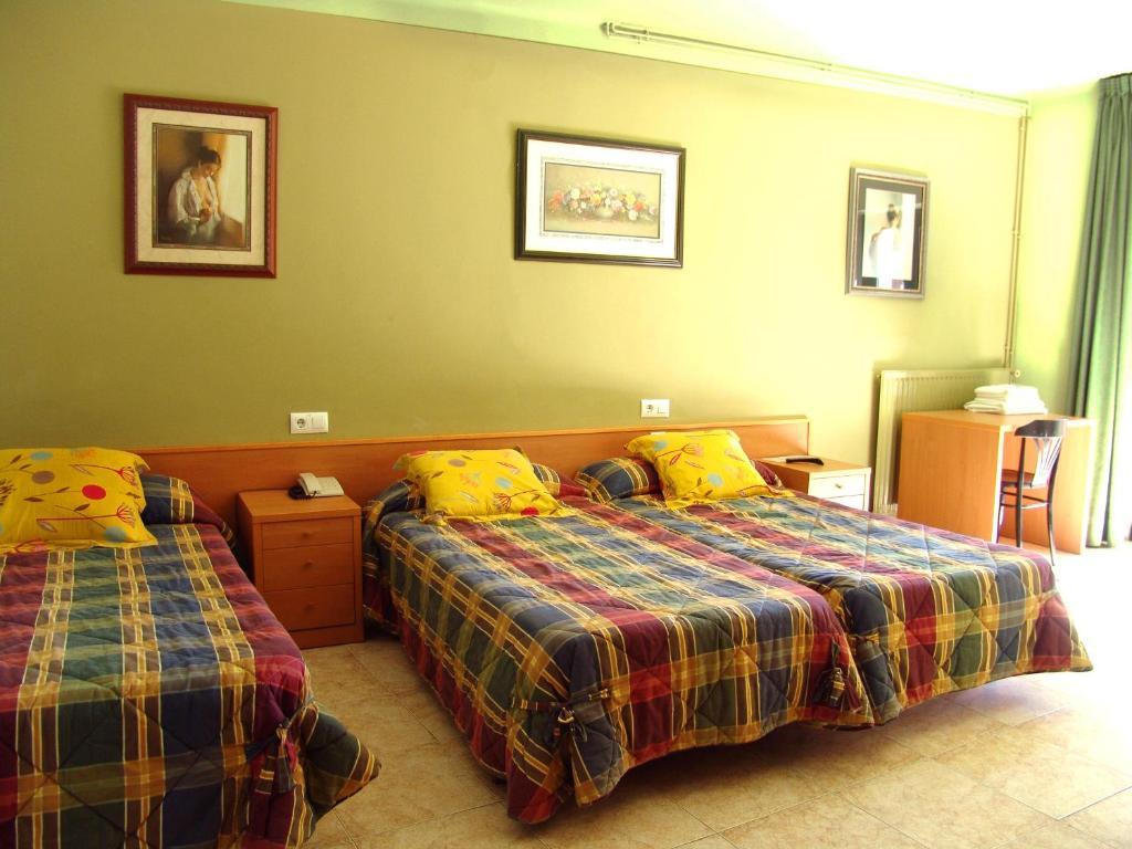 Hotel Pinxo Santa Coloma De Farners Zimmer foto